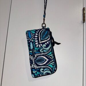 Vera Bradley Tech Wristlet Retired Pattern Blue Island Medallion.